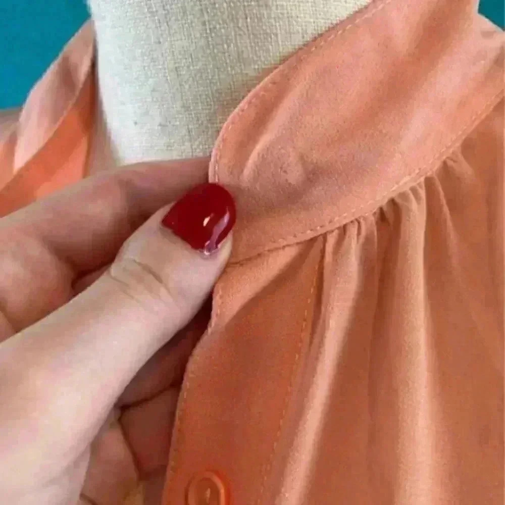 ⭐️ Sheer Charlotte Russe button up coral blouse in size small - Picture 5 of 6